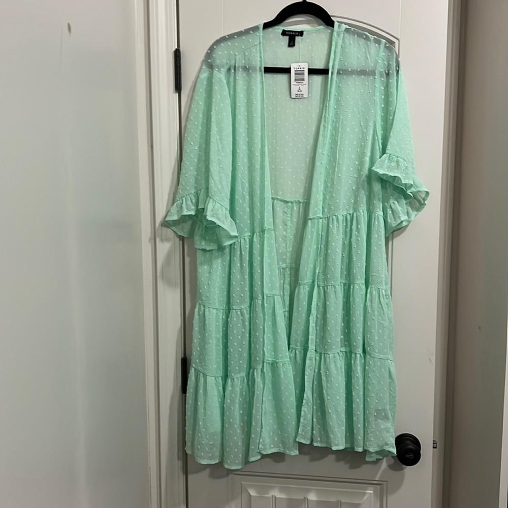 Torrid mint green clip dot ruffle Kimona size 2X new with tags